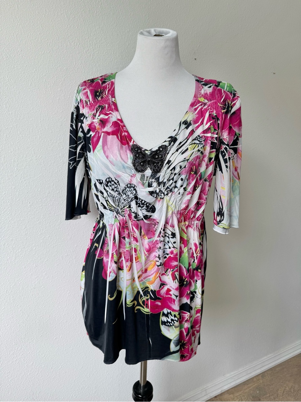 Y2K Oneworld Women’s Floral V-Neck Butterfly Tunic Top